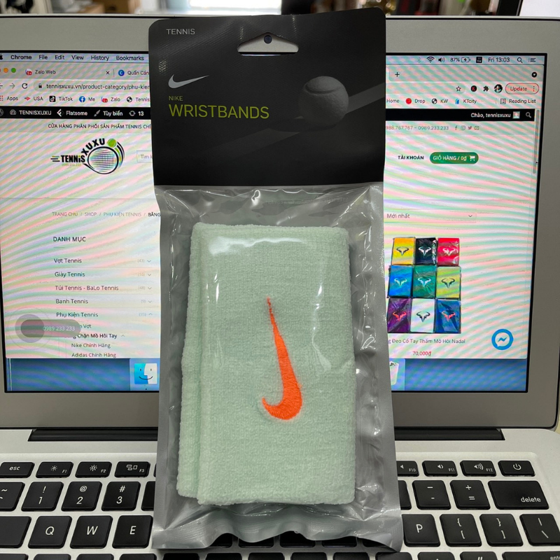 Băng Đeo Cổ Tay Thấm Mồ Hôi Nike #N0002466370OS
